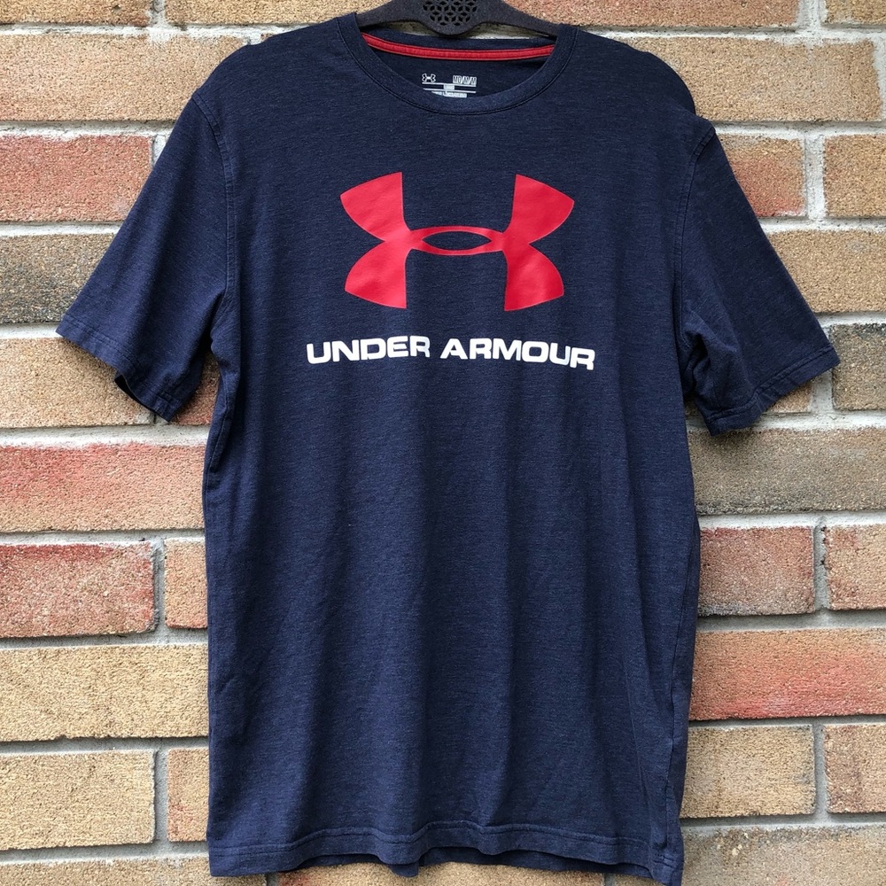 Men’s Under Armour Shirt.